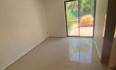Gran parcela de 5000 m2, 2500 habilitados 200m2 const, 2500 para habilitar.