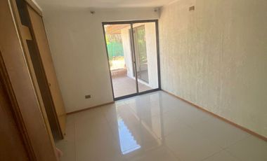 Gran parcela de 5000 m2, 2500 habilitados 200m2 const, 2500 para habilitar.