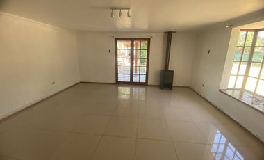 Gran parcela de 5000 m2, 2500 habilitados 200m2 const, 2500 para habilitar.