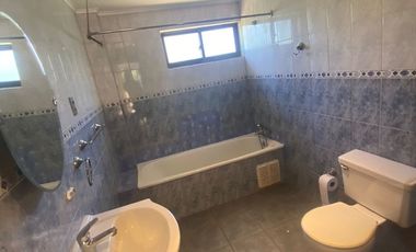 Gran parcela de 5000 m2, 2500 habilitados 200m2 const, 2500 para habilitar.