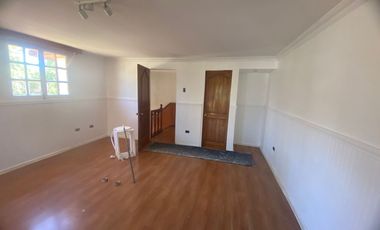 Gran parcela de 5000 m2, 2500 habilitados 200m2 const, 2500 para habilitar.