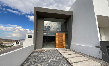 Se vende Lotf Una recamara dos niveles de construcción cerca zona de hospitales y corporativos