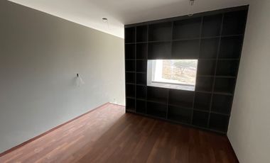 Se vende Lotf Una recamara dos niveles de construcción cerca zona de hospitales y corporativos