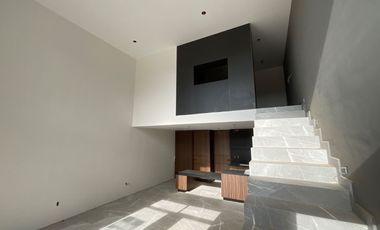 Se vende Lotf Una recamara dos niveles de construcción cerca zona de hospitales y corporativos