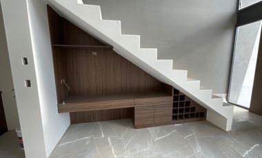 Se vende Lotf Una recamara dos niveles de construcción cerca zona de hospitales y corporativos