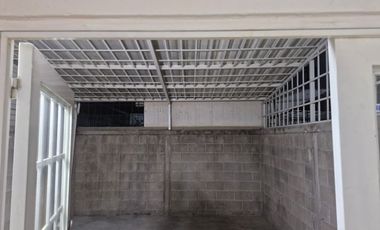 CASA EN HEROES DE LEÓN, AL SUR DE LA CIUDAD