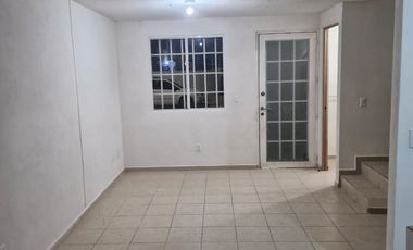 CASA EN HEROES DE LEÓN, AL SUR DE LA CIUDAD