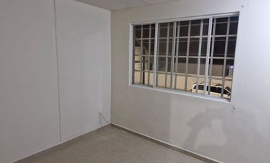 CASA EN HEROES DE LEÓN, AL SUR DE LA CIUDAD