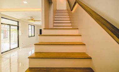 Newly built single house, modern minimalist style, 3 bedrooms, Tha Wang Tan area, spacious area, modern design, near Chiang Mai city, near Big C, near