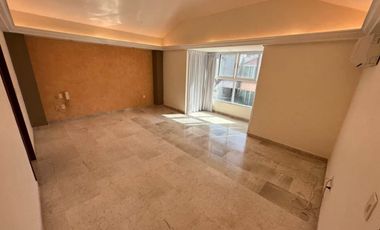 SUPER AMPLIA CASA EN RESIDENCIAL LAS PALMAS CON ALBERCA