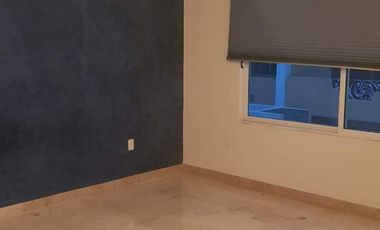 SUPER AMPLIA CASA EN RESIDENCIAL LAS PALMAS CON ALBERCA