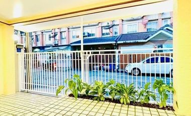 บ้าน นนทบุรี บางใหญ่ เสาธงหิน หมู่บ้านพฤกษา49/2 18 ตรว 3 ห้องนอน 2 ห้องน้ำ 1 ห้องครัว 1 ห้องรับแขก 1 ที่จอดรถในบ้าน