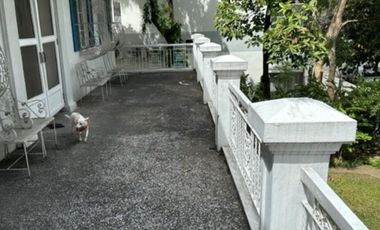 2-Storey Old House for Sale in Bel-Air 2 Village, Makati City