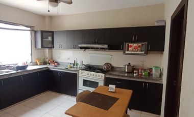 Casa Semiamoblada en Alquiler en Portal Al Sol, 3 Habitaciones, 3 Baños, Patio, Parqueo, Seguridad, Vía a la Costa.