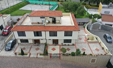 Vedo casa de 410m, urbanizacion privada El condado