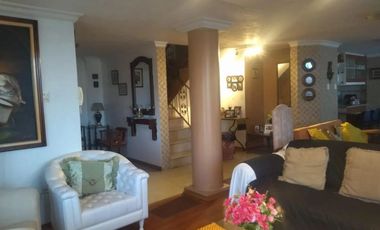 Vedo casa de 410m, urbanizacion privada El condado