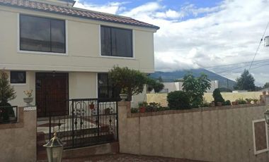 Vedo casa de 410m, urbanizacion privada El condado