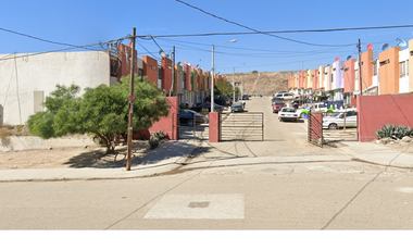 CASA EN VALLE DE RENEE, LOS VALLES TIJUANA. ¡¡¡NO CREDITOS!!!