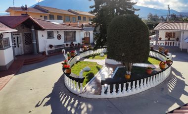 CASA  GRANDE EN VENTA - EN LA MITAD EL MUNDO QUITO