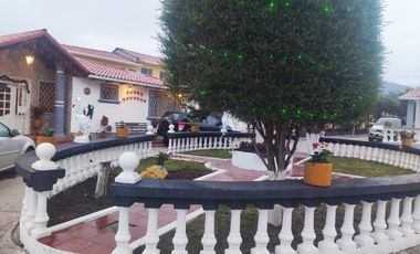 CASA  GRANDE EN VENTA - EN LA MITAD EL MUNDO QUITO