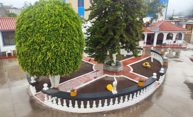 CASA  GRANDE EN VENTA - EN LA MITAD EL MUNDO QUITO