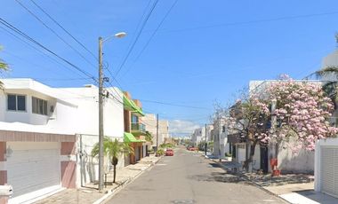 Hermosa ya amplia casa en remate en Costa de Oro, Boca del Rio, Veracruz!