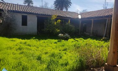 Se vende Terreno de 2,2 hectáreas con Gran Casona en Bucalemu, San Felipe.
