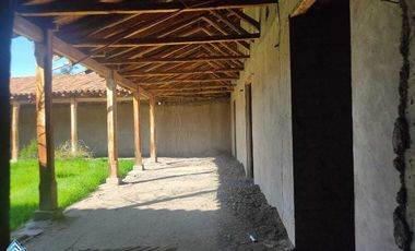 Se vende Terreno de 2,2 hectáreas con Gran Casona en Bucalemu, San Felipe.