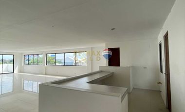 For Sale: Commercial Building in Pleasant Village, Alabang,Muntinlupa