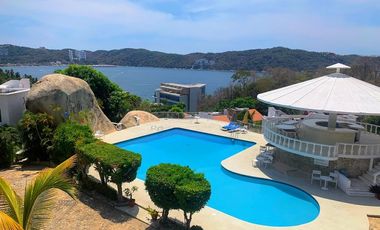 Acapulco Villa En Venta En Pichilingue 4 recamaras , 4.5 baños , condominio de 20 casas