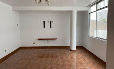 VENTA DE CASA 3 PISOS MAS TERRAZA A.C. 287M2 EN SAN JUAN DE MIRAFLORES