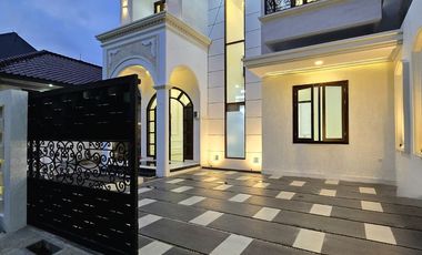 Rumah baru design classic di Pondok Kelapa Jakarta Timur
