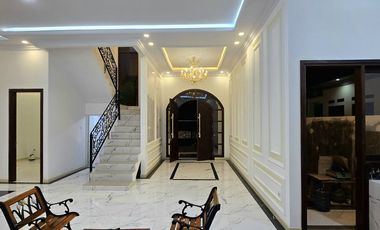 Rumah baru design classic di Pondok Kelapa Jakarta Timur