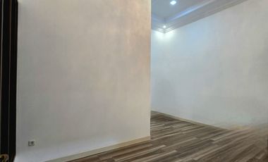 Rumah baru design classic di Pondok Kelapa Jakarta Timur