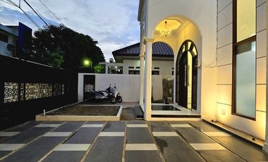 Rumah baru design classic di Pondok Kelapa Jakarta Timur