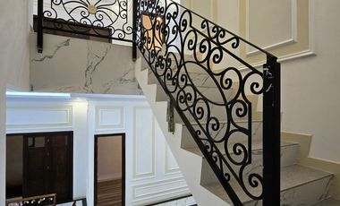 Rumah baru design classic di Pondok Kelapa Jakarta Timur