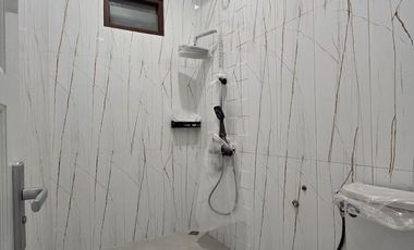 Rumah baru design classic di Pondok Kelapa Jakarta Timur