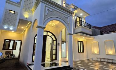 Rumah baru design classic di Pondok Kelapa Jakarta Timur