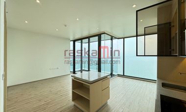 Beachfront 2-Bedroom Condo for Sale – High Floor, Private Elevator