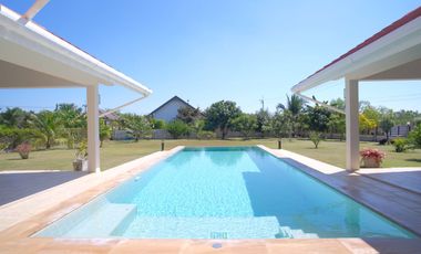Private Pool House with large garden