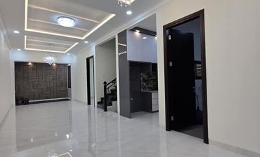 Rumah baru design classic di pondok bambu Jakarta Timur