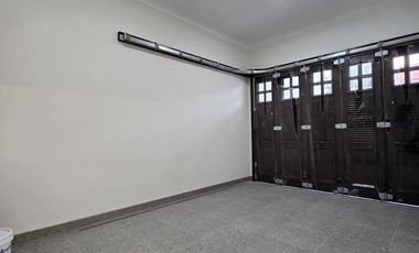 Rumah baru design classic di pondok bambu Jakarta Timur