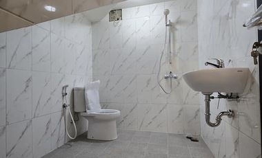 Rumah baru design classic di pondok bambu Jakarta Timur