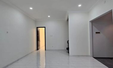 Rumah baru design classic di pondok bambu Jakarta Timur
