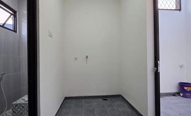 Rumah baru design classic di pondok bambu Jakarta Timur