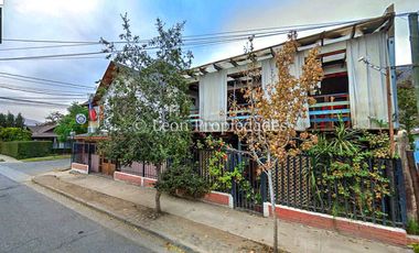 Leon Propiedades vende gran casa en Curacavi.