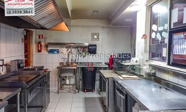 Leon Propiedades vende gran casa en Curacavi.