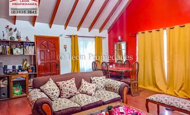 Leon Propiedades vende gran casa en Curacavi.