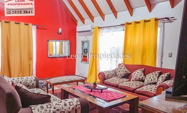 Leon Propiedades vende gran casa en Curacavi.