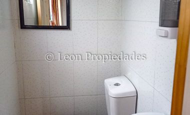 Leon Propiedades vende gran casa en Curacavi.